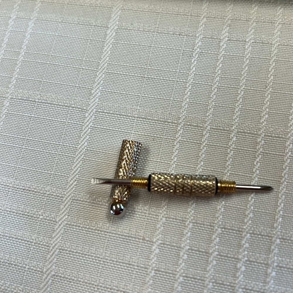 3-in-1 Keychain w/Mini Screwdrivers - Picture 4 of 5